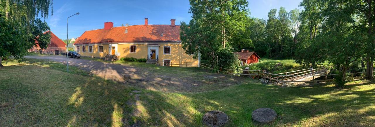 Eds Bruk Basecamp Guest House Edsbruk Exterior photo